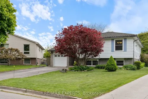 32 Crestlynn Crescent Norfolk ON N3Y 4V8
