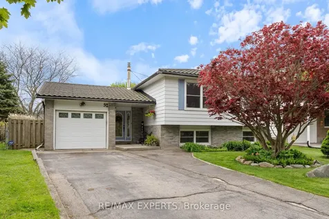 32 Crestlynn Crescent Norfolk ON N3Y 4V8