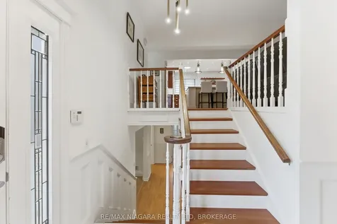 13 Rusholme Crescent St. Catharines ON L2T 3V3