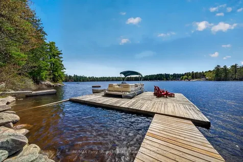 10 Harris Lake Water N/a Parry Sound Remote Area ON P0G 1K0