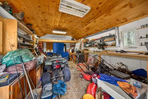 10 Harris Lake Water N/a Parry Sound Remote Area ON P0G 1K0