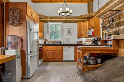 10 Harris Lake Water N/a Parry Sound Remote Area ON P0G 1K0