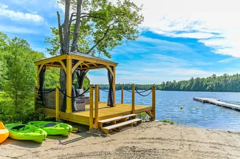 22 South Crane Lake Road The Archipelago ON P2A 2W8