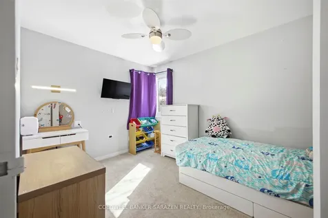 161 Mcclintock Way Kanata ON K2L 2A5