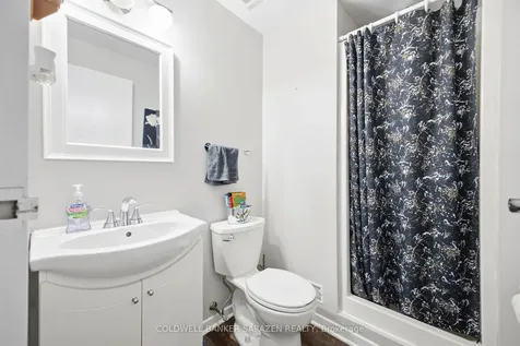 161 Mcclintock Way Kanata ON K2L 2A5