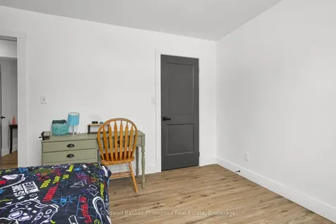 6 Kitchen Road S Huntsville ON P1H 1Y1