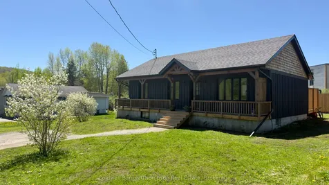 6 Kitchen Road S Huntsville ON P1H 1Y1