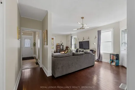 158 Arthur Street Gananoque ON K7G 1A9