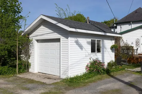 158 Arthur Street Gananoque ON K7G 1A9