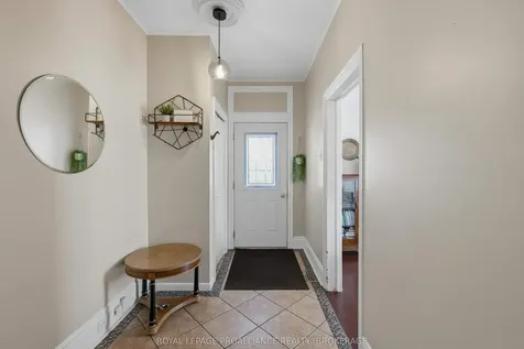 158 Arthur Street Gananoque ON K7G 1A9