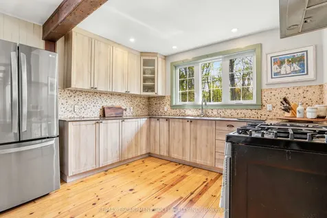 421 Point Abino Road S Fort Erie ON L0S 1N0