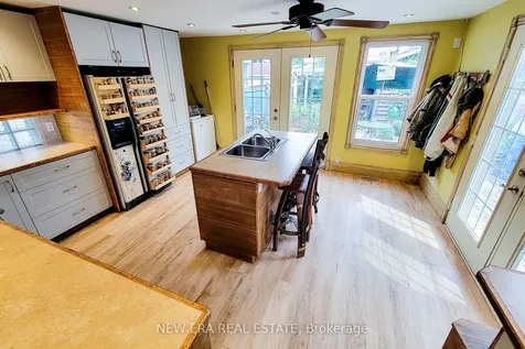 16 Welland Street S Thorold ON L2V 2B4
