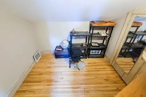 16 Welland Street S Thorold ON L2V 2B4
