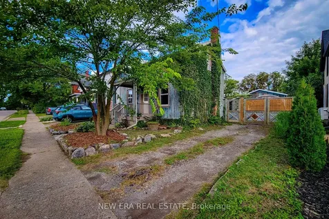 16 Welland Street S Thorold ON L2V 2B4