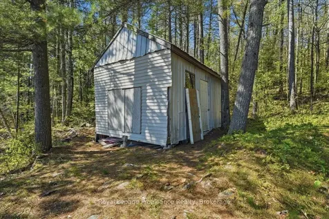 4217 Buckshot Lake Road Addington Highlands ON K0H 2M0