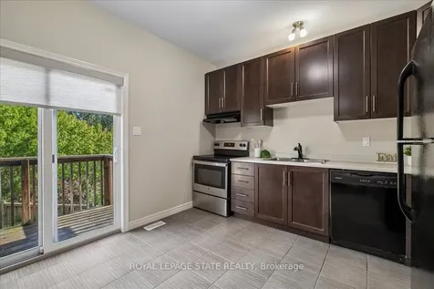 11 Stockbridge Gardens Hamilton ON L8J 0H5