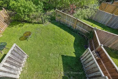 11 Stockbridge Gardens Hamilton ON L8J 0H5