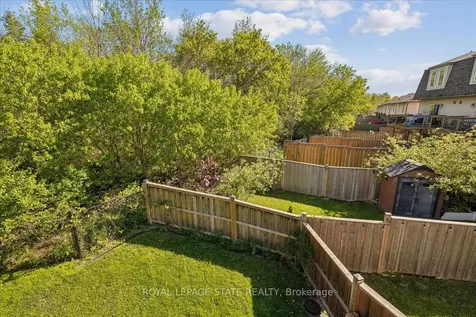 11 Stockbridge Gardens Hamilton ON L8J 0H5