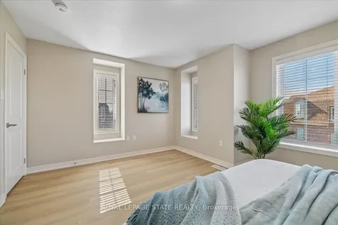11 Stockbridge Gardens Hamilton ON L8J 0H5