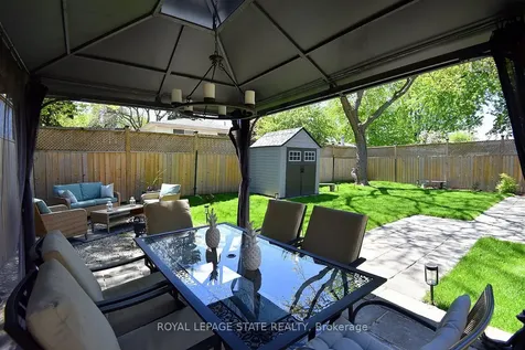 9 San Fernando Drive Hamilton ON L9C 2C1