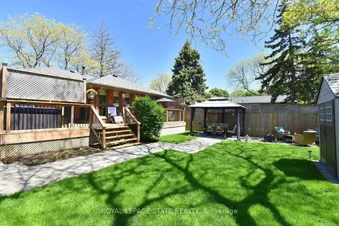 9 San Fernando Drive Hamilton ON L9C 2C1