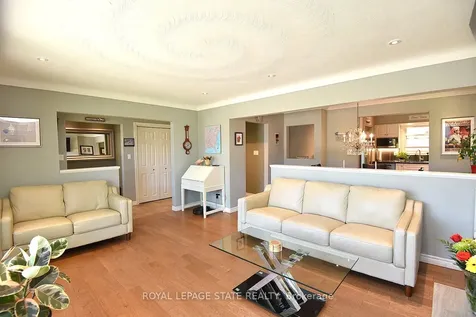 9 San Fernando Drive Hamilton ON L9C 2C1