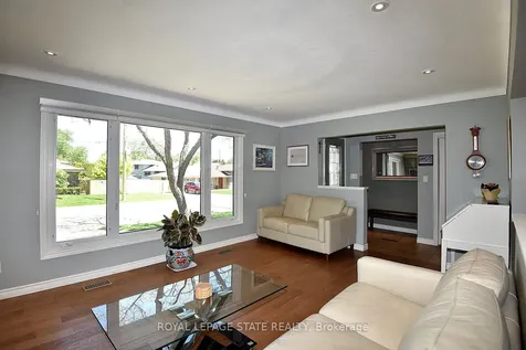 9 San Fernando Drive Hamilton ON L9C 2C1
