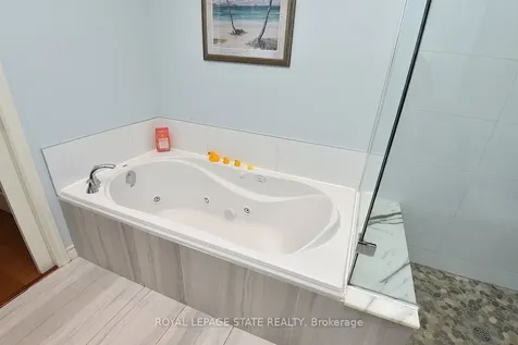 9 San Fernando Drive Hamilton ON L9C 2C1