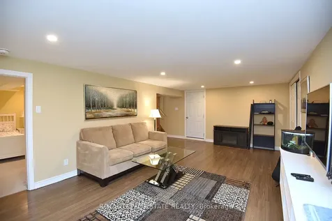 9 San Fernando Drive Hamilton ON L9C 2C1