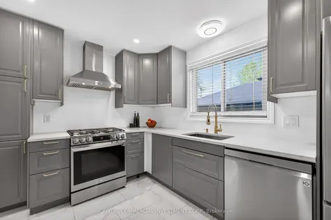 71 Equestrian Drive Kanata ON K2M 1H7