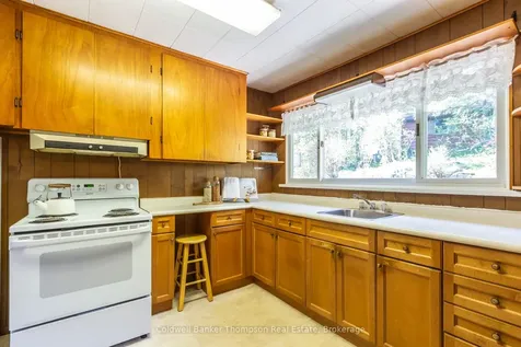 16 West Road Huntsville ON P1H 1L2