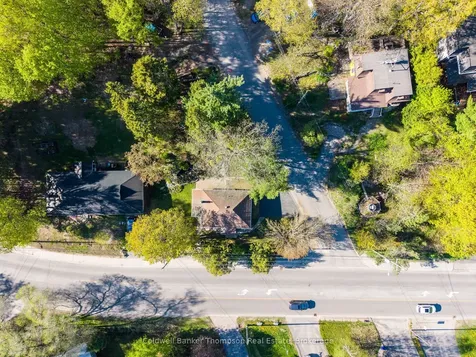 16 West Road Huntsville ON P1H 1L2