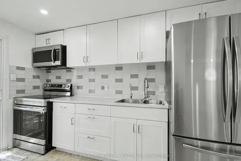 51 Camrose Court Kitchener ON N2M 5J4
