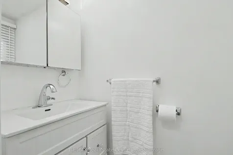 51 Camrose Court Kitchener ON N2M 5J4
