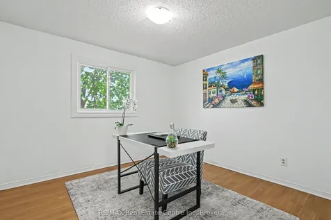 51 Camrose Court Kitchener ON N2M 5J4