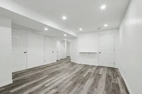51 Camrose Court Kitchener ON N2M 5J4