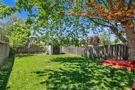 51 Camrose Court Kitchener ON N2M 5J4