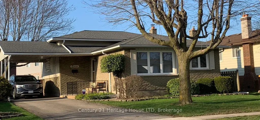 11 Robert Street Welland ON L3B 5T8