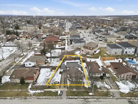 11 Robert Street Welland ON L3B 5T8