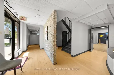 24 Edgewater Street Kanata ON K2L 1V8