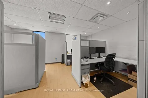 24 Edgewater Street Kanata ON K2L 1V8