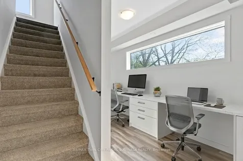 11 Eagle Hill Cambridge ON N3C 2C8
