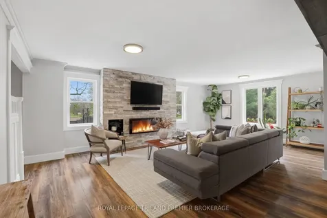 8306 Parkhouse Drive Strathroy-caradoc ON N0L 1W0