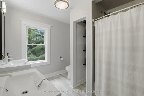 8306 Parkhouse Drive Strathroy-caradoc ON N0L 1W0