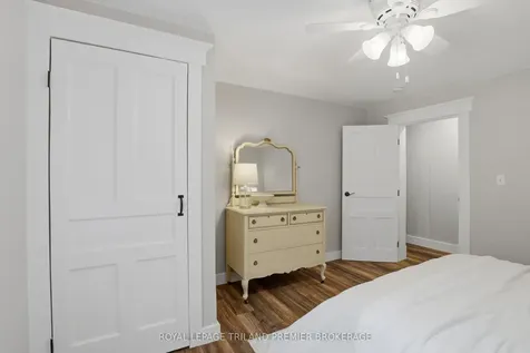 8306 Parkhouse Drive Strathroy-caradoc ON N0L 1W0