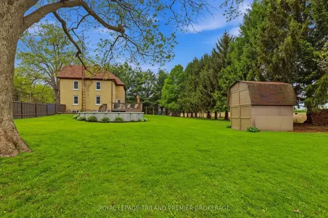 8306 Parkhouse Drive Strathroy-caradoc ON N0L 1W0
