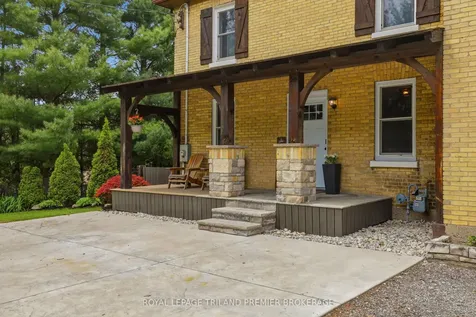 8306 Parkhouse Drive Strathroy-caradoc ON N0L 1W0