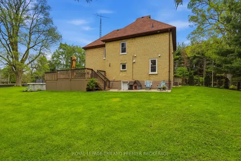 8306 Parkhouse Drive Strathroy-caradoc ON N0L 1W0