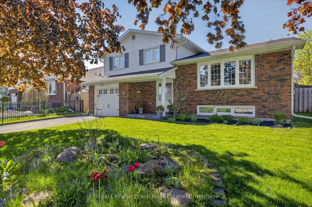 4 Bayleaf Court Peterborough ON K9K 1A3