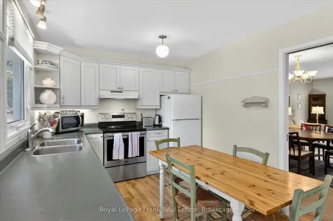 4 Bayleaf Court Peterborough ON K9K 1A3